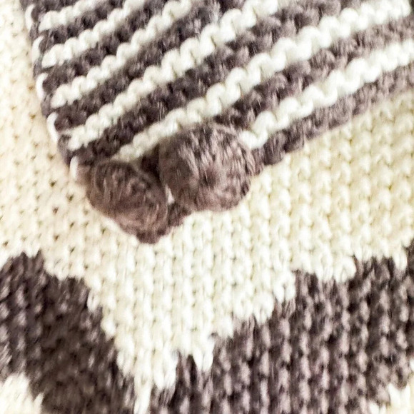 ✨ Vintage Hand Knit Unique Geometric Print Pullover - Picture 3 of 6
